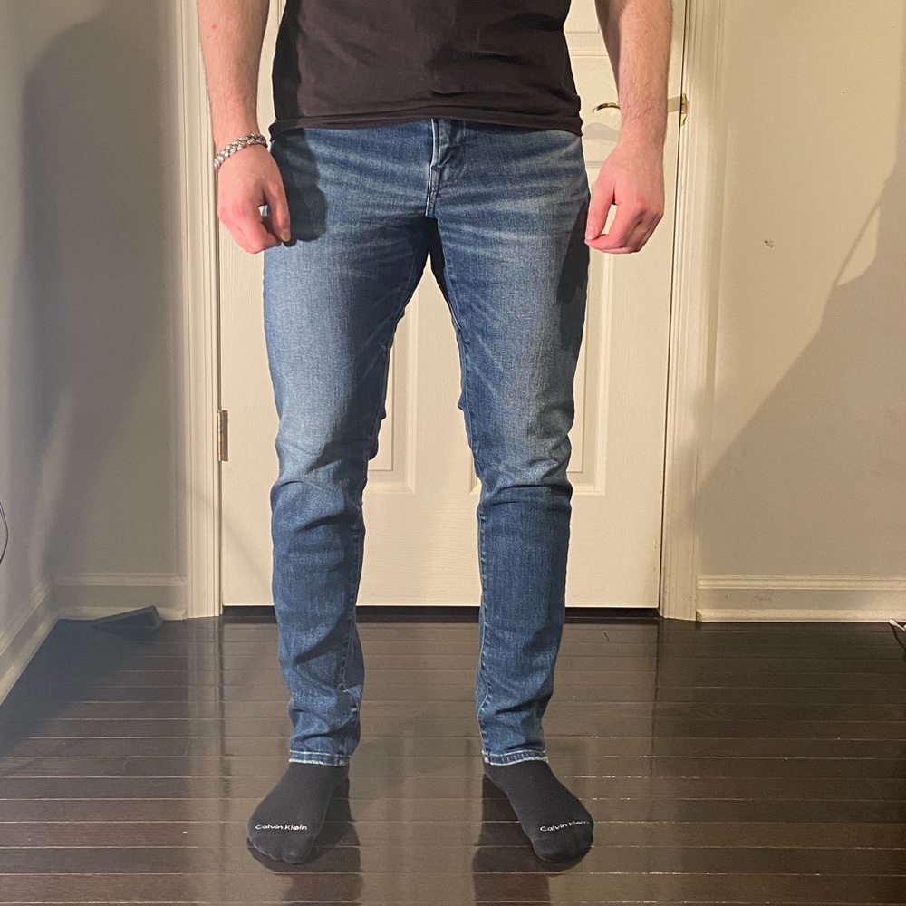 Brand new men’s American Eagle athletic skinny jean size 32x32 in mid wash